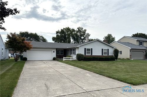 543 Indian Ridge Trl, Rossford, OH, 43460-1538 | Card Image
