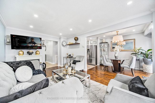 146 Baronwood Crt, Condo with 4 bedrooms, 2 bathrooms and 1 parking in Brampton ON | Image 9