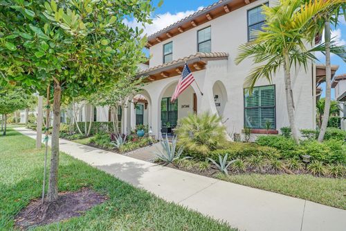 8067 Hobbes Way, Palm Beach Gardens, FL, 33418-6071 | Card Image