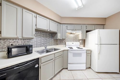 apt-606-10630 Westbrae Pkwy, Houston, TX, 77031-2447 | Card Image