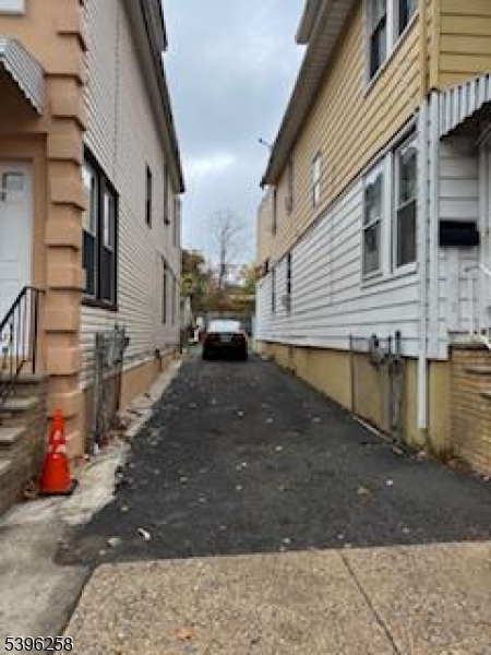 Residential Income in Hillside Twp. 2