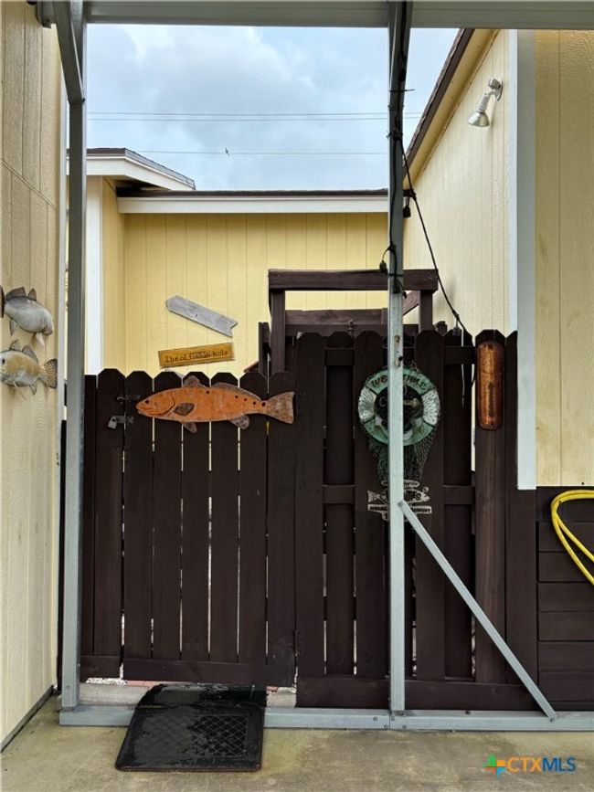 604 N 14 Th St, House other with 3 bedrooms, 3 bathrooms and null parking in Port O Connor TX | Image 40