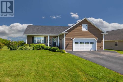 61 Bonavista Ave, Stratford, PE, C1B0E5 | Card Image
