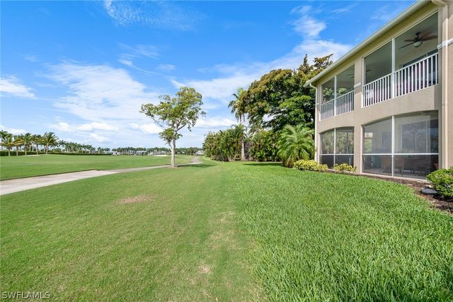 102 - 11089 Harbour Yacht Court, Condo with 3 bedrooms, 2 bathrooms and null parking in Fort Myers FL | Image 22