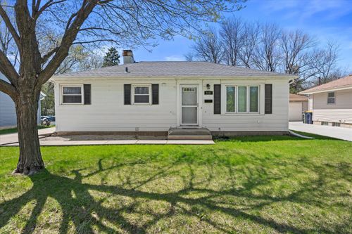 2951 S 101st St, West Allis, WI, 53227-3501 | Card Image