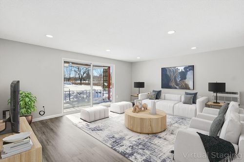 apt-2-18 Fountain Ln, Weymouth, MA, 02190-2122 | Card Image