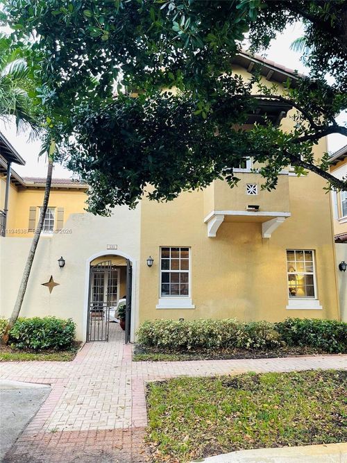 8-535 Sw 146th Ter, Pembroke Pines, FL, 33027-6115 | Card Image