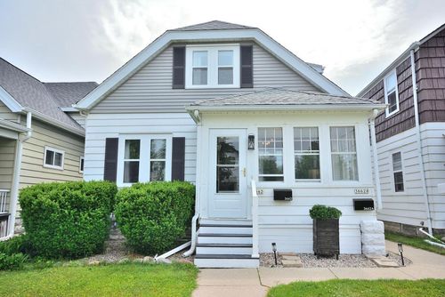 3662 S Ahmedi Avenue, Saint Francis, WI, 53235 | Card Image