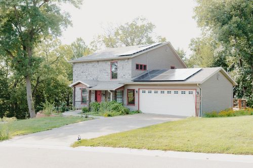 911 Ridgewood Dr, Quincy, IL, 62301-5713 | Card Image