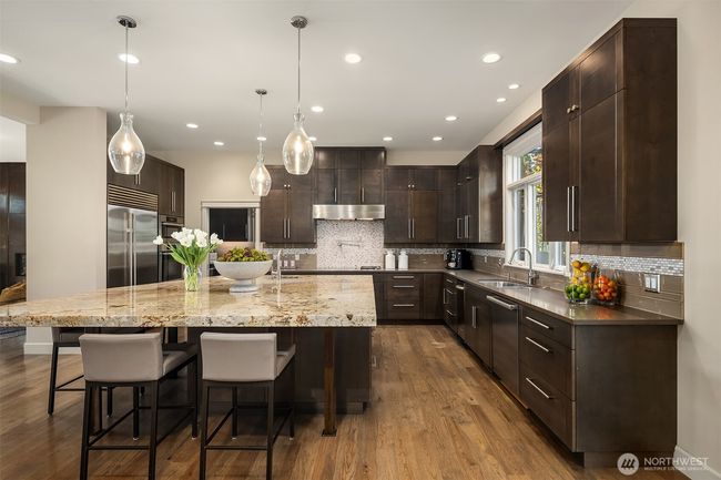 212 5 Th Ave W, House other with 4 bedrooms, 4 bathrooms and 4 parking in Kirkland WA | Image 12