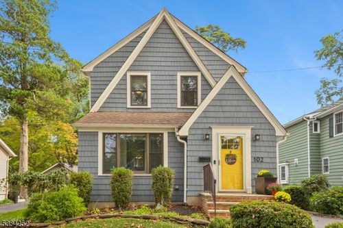 102 Adams Ave, Cranford, NJ, 07016-2455 | Card Image