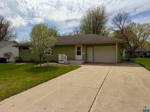 1115 Elmhurst Ave, Luverne, MN, 56156-1008 | Card Image