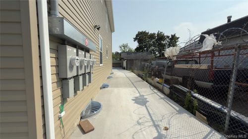 120 Linden Ave, Hempstead, NY, 11550-6139 | Card Image