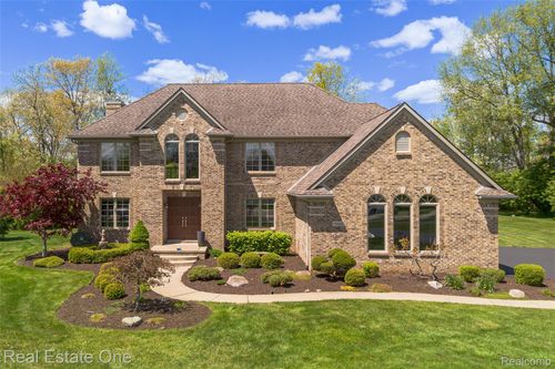 9068 Lebarron Ct, Saline, MI, 48176-8008 | Card Image