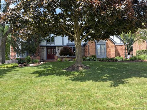 2534 Topsham Dr, Rochester Hills, MI, 48306-3057 | Card Image