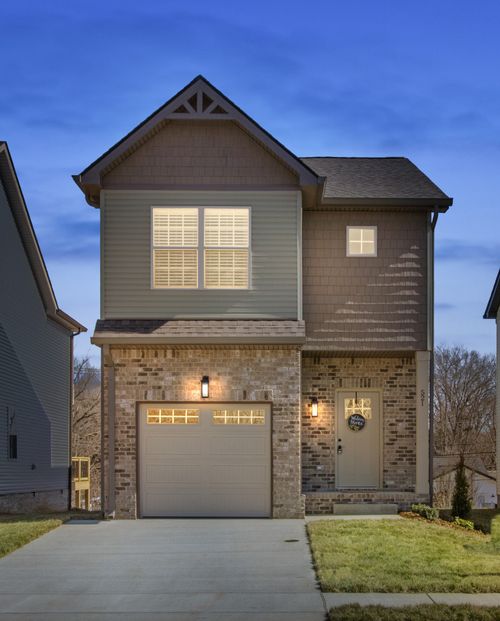 521 Charleston Cove Way, Clarksville, TN, 37043-2739 | Card Image