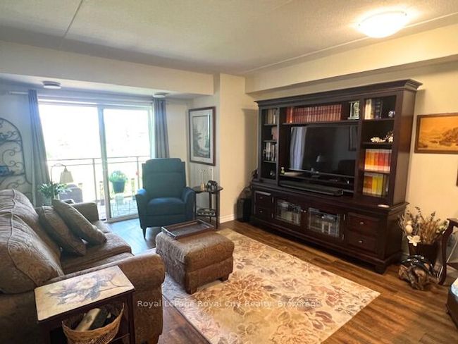 309 - 7 Kay Cres, Condo with 2 bedrooms, 2 bathrooms and 1 parking in Guelph ON | Image 8