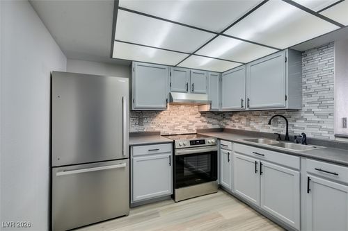 apt-301-3930 University Center Dr, Las Vegas, NV, 89119-7269 | Card Image