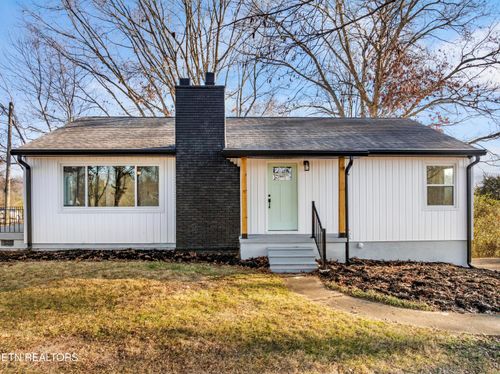 704 W Emory Rd, Powell, TN, 37849-4327 | Card Image