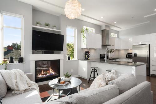 1382 E 17th Ave, Vancouver, BC, V5V1C8 | Card Image
