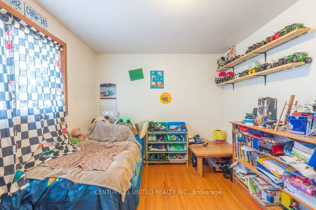 230 Collison Ave, House other with 4 bedrooms, 1 bathrooms and 3 parking in Peterborough ON | Image 9