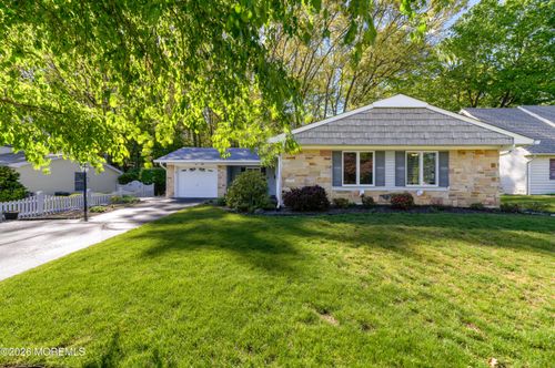 33 Imperia Pl, Aberdeen, NJ, 07747-1750 | Card Image