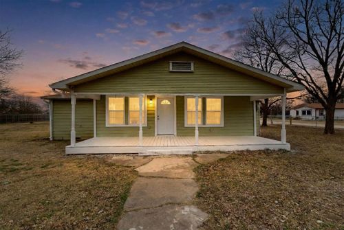 400 S Oak St, Ranger, TX, 76470-2734 | Card Image