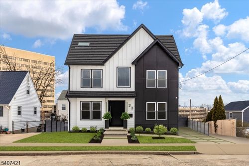 33 Elycroft Pkwy, Rutherford, NJ, 07070-2542 | Card Image