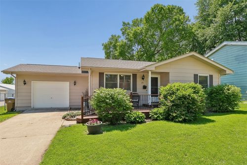 25 Elm St, Carlisle, IA, 50047-7718 | Card Image