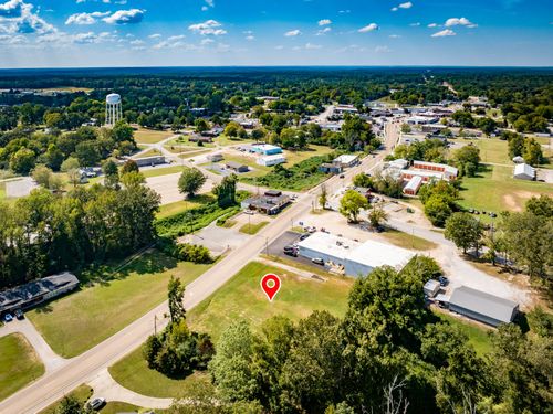 297 E Main St, Parsons, TN, 38363-2723 | Card Image