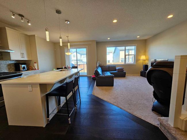 215 Nolancrest Rise Nw, Home with 3 bedrooms, 2 bathrooms and 4 parking in Calgary AB | Image 3