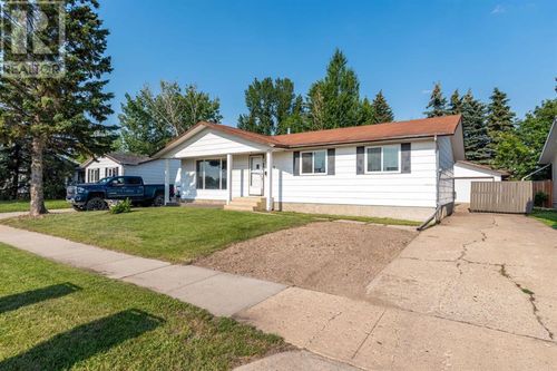 3113 47 Ave, Lloydminster, SK, S9V1E8 | Card Image