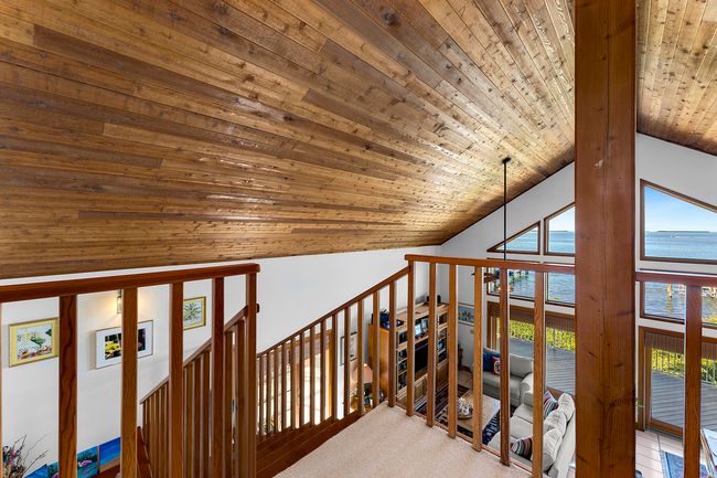 Loft area for reading or small office | Image 26