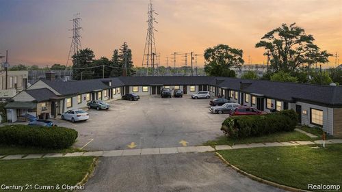 44784 Woodward Ave, Pontiac, MI, 48341-5028 | Card Image
