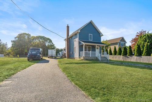 41 Eatondale Ave, Blue Point, NY, 11715-1037 | Card Image