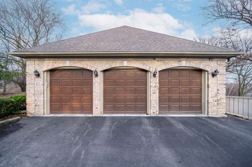 21 Canyon Ct, Yorkville, IL, 60560-9567 | Card Image