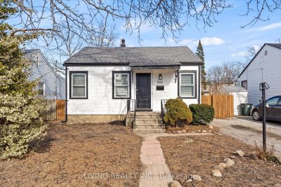 922 Josephine Ave, House other with 2 bedrooms, 1 bathrooms and 2 parking in Windsor ON | Image 1