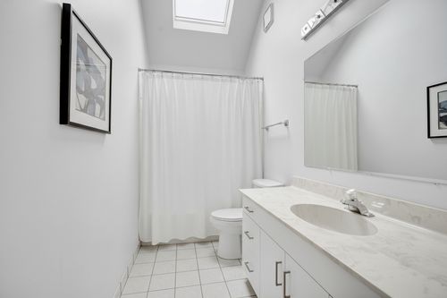 10833 Long Ave, Oak Lawn, IL, 60453-5050 | Card Image