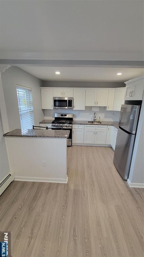 43 Knox Ter, Wayne, NJ, 07470-7950 | Card Image