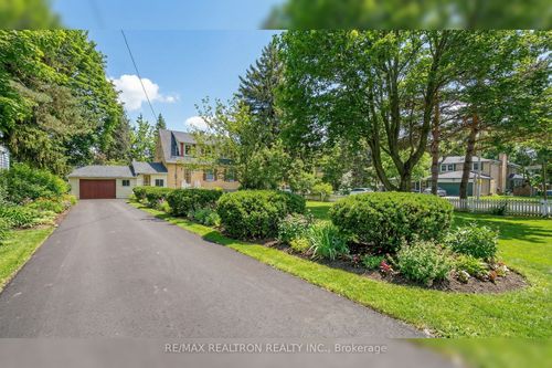 35 John St, Thornhill, ON, L3T1Y1 | Card Image