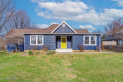 2221 Adair Ave, Knoxville, TN, 37917-3304 | Card Image