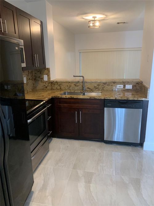 12017-12017 Sw 2nd St, Pembroke Pines, FL, 33025-5916 | Card Image