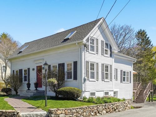 92 Central St, Georgetown, MA, 01833-2424 | Card Image