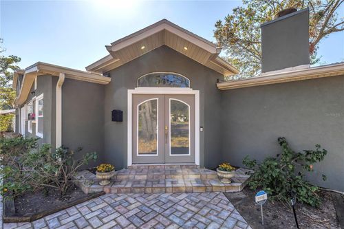 540 Villagrande Ave S, ST PETERSBURG, FL, 33707-2001 | Card Image