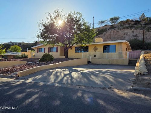 4249 Canterbury Dr, El Paso, TX, 79902-1351 | Card Image