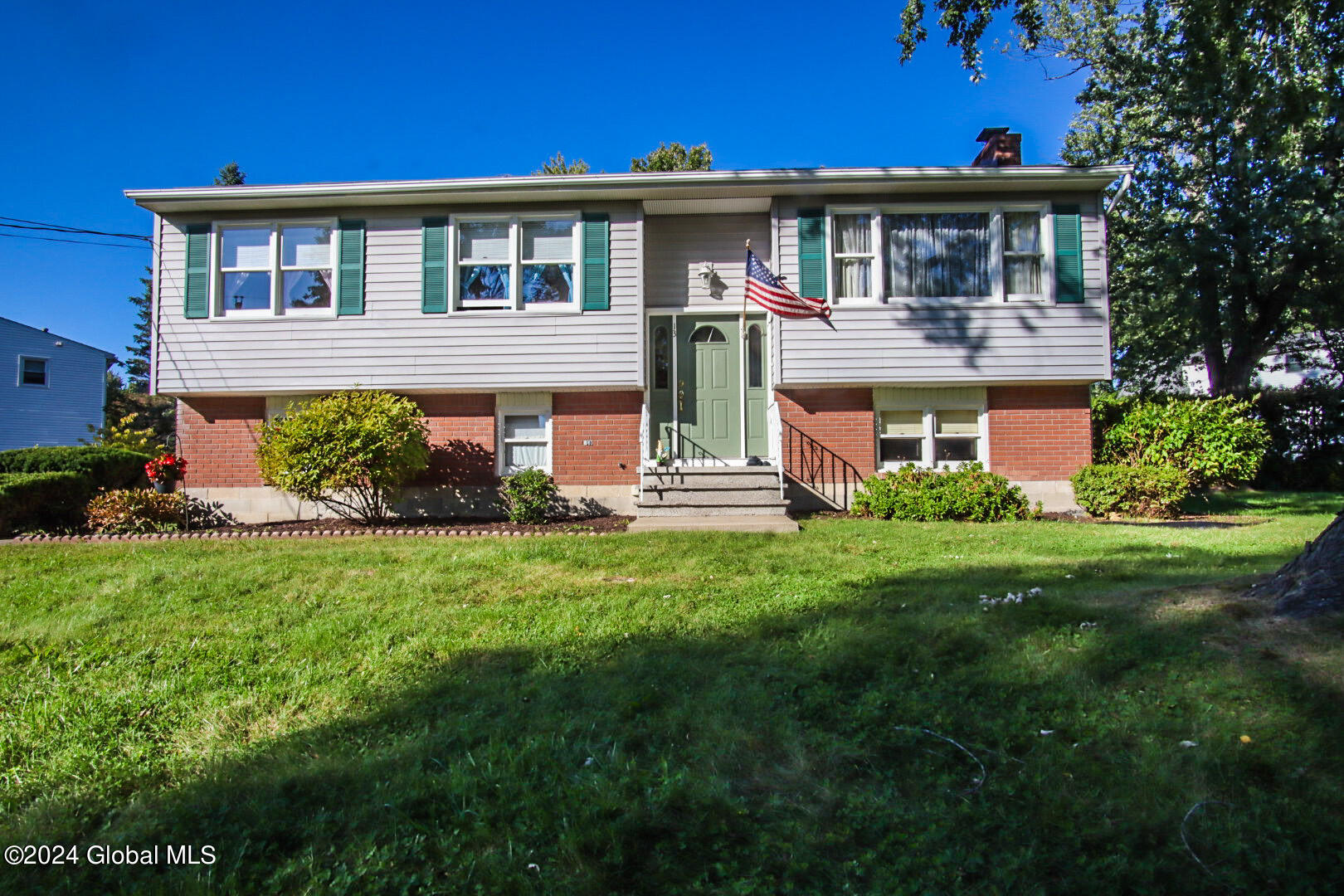 Jennell Dr, East Greenbush, NY 12061