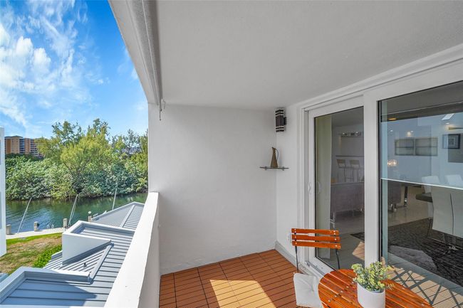 APT-401D - 2860 Ne 14 Th Street Cswy, Condo with 2 bedrooms, 2 bathrooms and null parking in Pompano Beach FL | Image 34