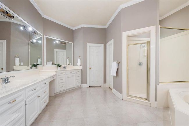 9707 Chipstead Cir, House other with 5 bedrooms, 6 bathrooms and 2 parking in Spring TX | Image 16