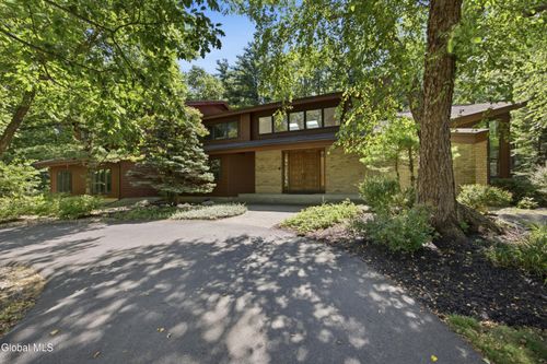37 Covington Ct, Niskayuna, NY, 12309-1323 | Card Image