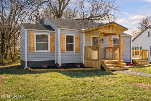 2424 Lawson Ave, Knoxville, TN, 37917-3907 | Card Image